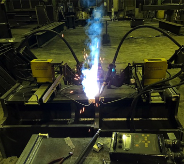 可搬式溶接ロボット