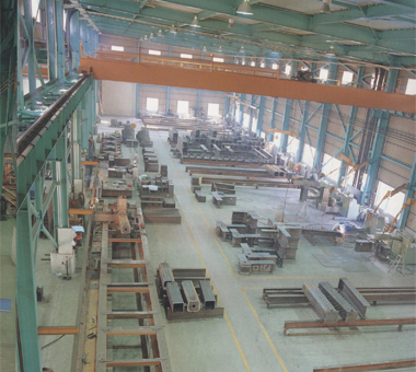 組立、溶接、検査ライン（本社工場A棟）