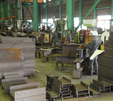 組立、溶接、検査ライン（本社工場A棟）